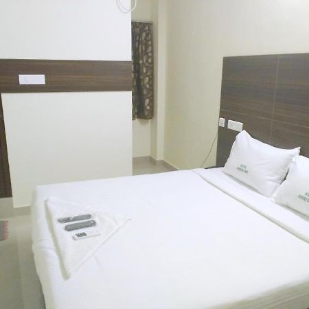 Hotel Amrita Mogappair Chennai Bagian luar foto