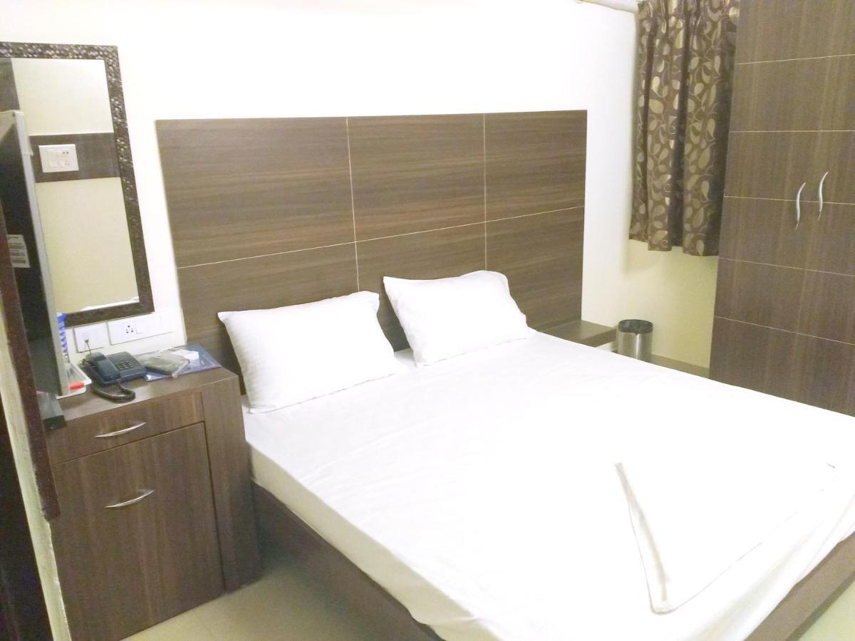 Hotel Amrita Mogappair Chennai Bagian luar foto